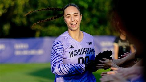 Heartbreak as goalkeeper Mia Hamant dies at just 21 years of age ...