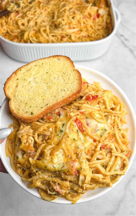 Creamy Rotel Chicken Spaghetti Casserole: The Ultimate Comfort Dish You ...