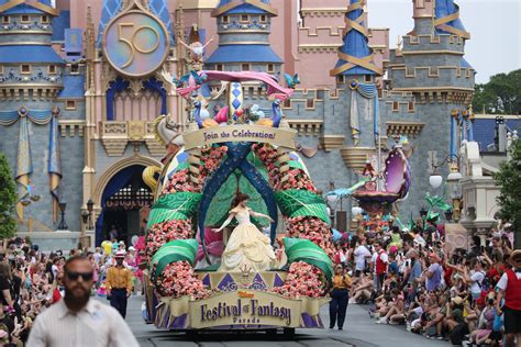 16 Facts About Magic Kingdom Park Parade