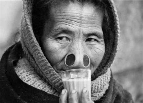 Photos of the fading traditions of the Apatani and Konyak tribes of ...