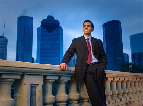 Business Person Potrait 的图像结果