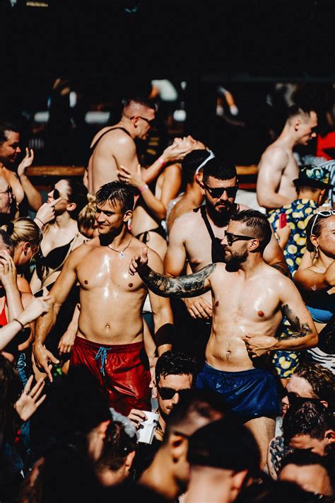 Party Boat - VIP Services - NOA