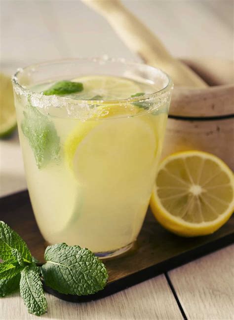 11 Low Calorie Tequila Drinks - HowdyKitchen