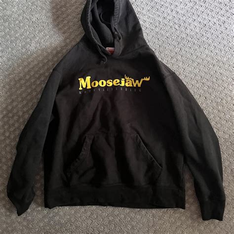 Super thick and warm moosejaw mountaineering hoodie - Depop