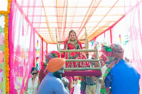 30 Incredible Palki Designs to Help You Create the Wedding Entrance of ...