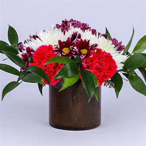 Buy Pretty Pink Carnation and Chyrsanthemum Bouquet Online at Best ...
