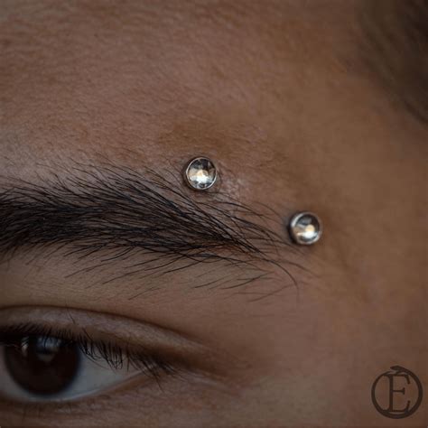 Eyebrow Piercing 2026 Guide: Cost, Pain Level, and Placement Options ...
