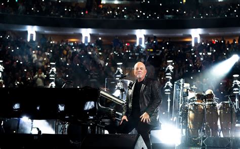 Bill Joel announces Milwaukee concert for next year