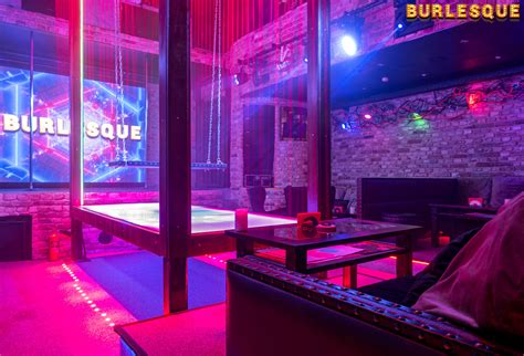 Ночные клубы Москвы для тех, кому за 40 на Zoon.ru