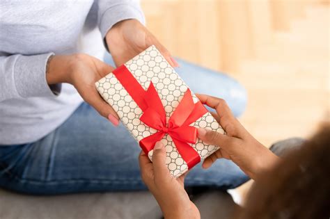15 Best Things To Consider Before Presenting A Gift