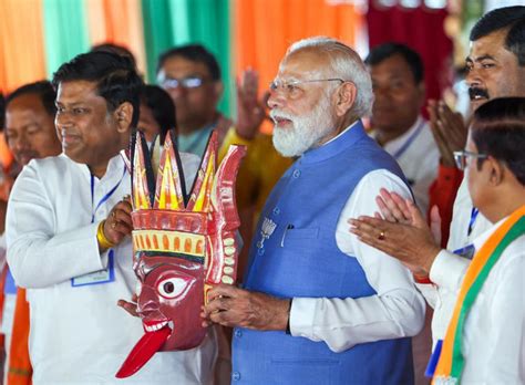 Will expedite citizenship process for refugees: PM Modi in Bengal