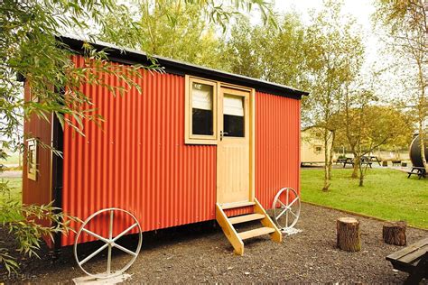 Samlesbury Hall Shepherd’s Hut - Shepherd's huts (UK, France) for Rent ...