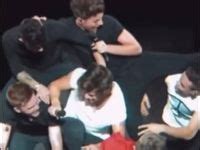 One Direction Interviews 的图像结果