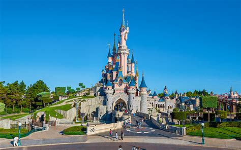 Disneyland Paris - tickets, deals, family holidays | Disneyland Paris