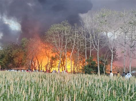 Detroj Factory Fire: Dunlop Seat Blaze Spreads to Farms | Ahmedabad