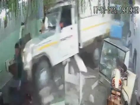 An uncontrollable Bolero pick-up rammed into a dhaba in Surat, ran over ...