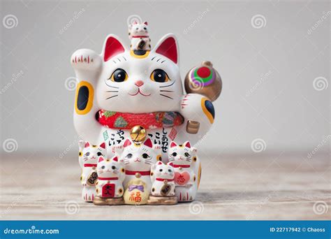 Maneki Neko cat stock photo. Image of luck, ceramics - 22717942