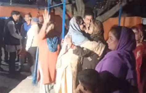 Tears Of Joy: Pakistani Hindu Refugees In Delhi Celebrate Notification ...