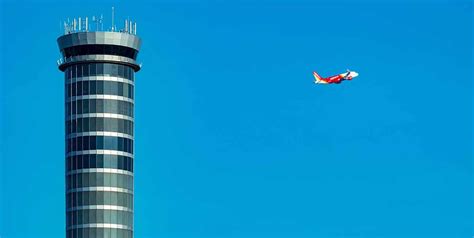 Microsoft Outage News: सर्वर डाउन का बैकअप क्या है? समझिए एक साथ कैसे ...