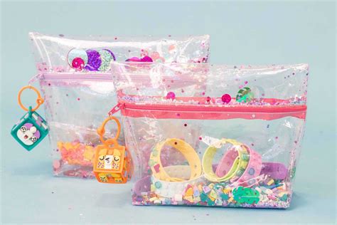 Clear Vinyl Zipper Pouch Tutorial 的图像结果