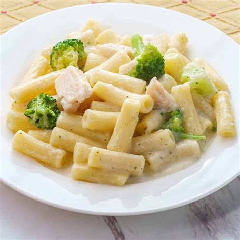 Chicken Broccoli Ziti Recipe - KitchenMomy