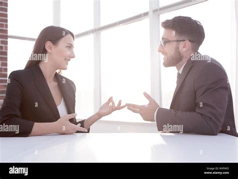 Modern Business People 的图像结果