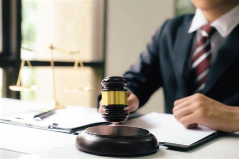 Conoce Qué se Estudia Para ser Juez | ISEC