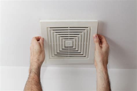 What size bathroom exhaust fan do I need? - Featured Image