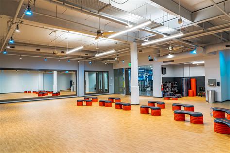 Golds Gym Northridge