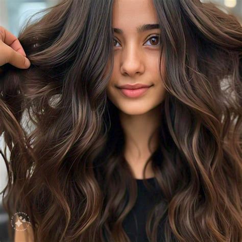 What Are the Natural Ways to Eliminate Dandruff? | by Rohit Sivan | Aug, 2024 | Medium