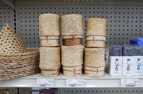 What to Buy and Eat at Chicago’s Talard Thai Asian Market | Eater Chicago