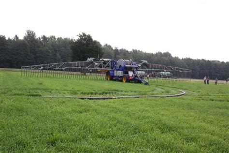 Ein Landwirt erklärt die Gülleverschlauchung | agrarheute.com