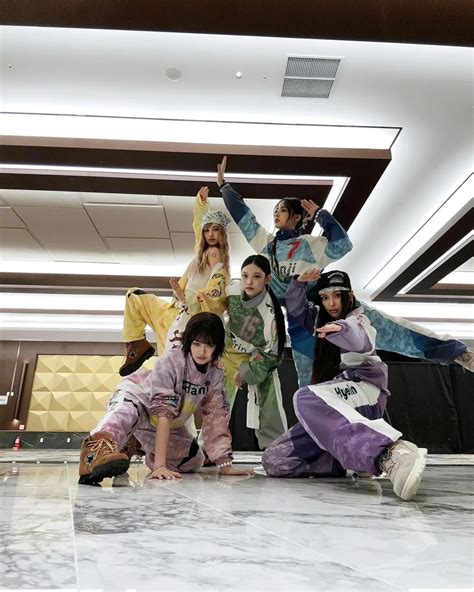 NewJeans Sets Bunnies Abuzz with Sought-After Track Suits — 'Let ...