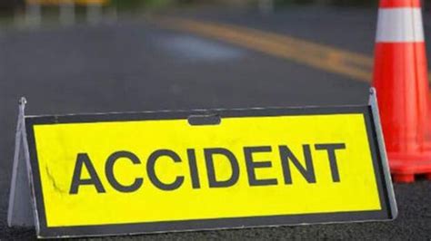 Innova car falls into ten-foot deep ravine: Tragic death for Civil ...