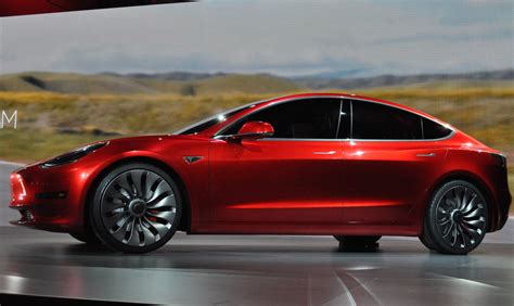 Tesla model 3 была только что презентована Илоном Маском