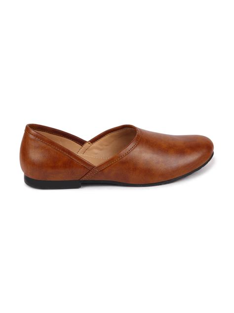 Shop Men Tan Ethnic Nagra Juttis & Mojaris Online