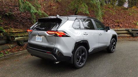 2020 Toyota RAV4 Hybrid Review | AutoTrader.ca