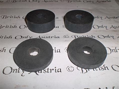 Set Tank Mount Rubber | BRITISH Only Austria Fahrzeughandel GmbH
