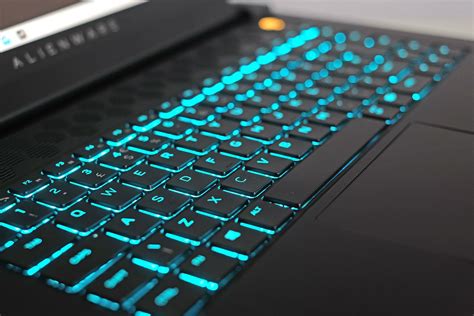 Alienware M15 R4 15.6 的图像结果