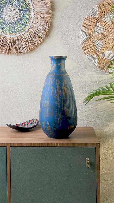 Terracotta Shelf Vase for Subtle Style Enhancements – Habere India