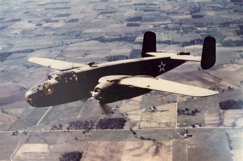 File:Rockwell b-1b lancer af86-103 landing arp.jpg - Wikimedia Commons