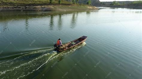 河流打鱼小船航拍高清摄影大图-千库网