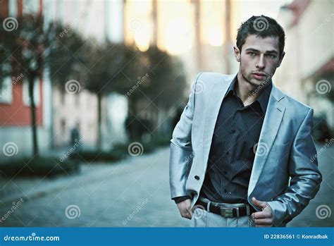 Handsome Businessman 的图像结果