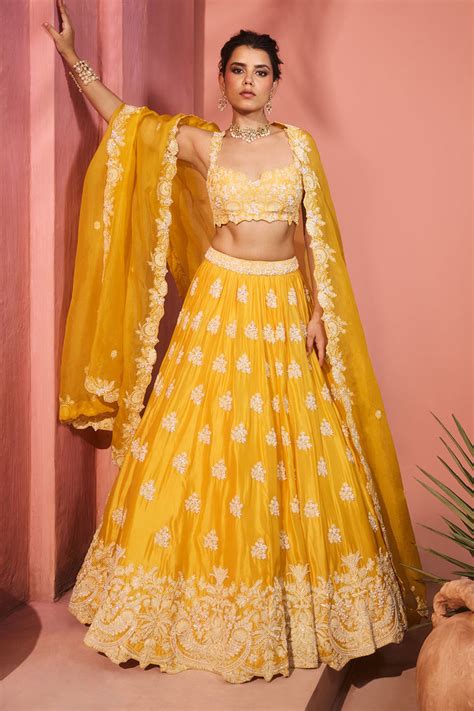 Shop Designer Bridal Lehengas Online India 2026 – Aneesh Agarwaal
