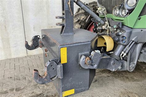 Schrecklicher Unfall: Audi fährt in zwei Traktoren - Beifahrerin (21 ...