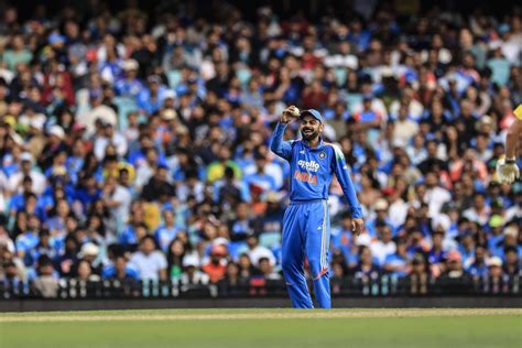 Virat Kohli's hilarious 'Baba ji ka thullu' celebration after Quinton ...