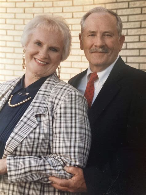 Roger & Linda Seelye - Hohner Funeral Home