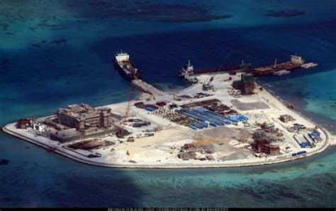 高清航拍中国南海岛礁建设进度_凤凰军事