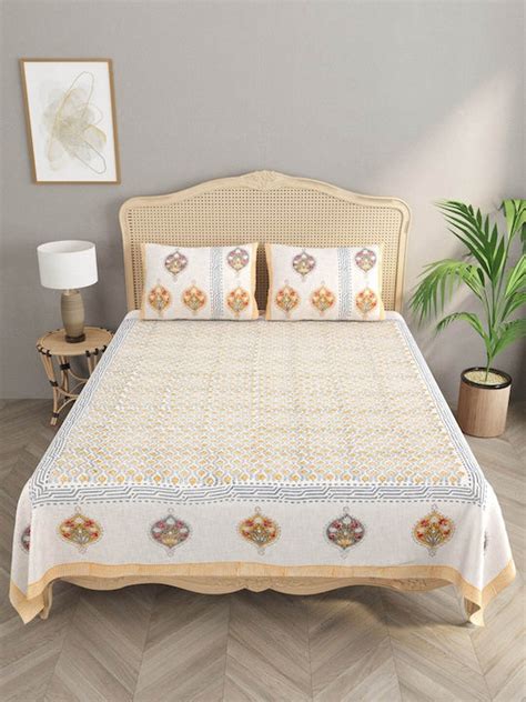 Cream-Coloured Ethnic Printed Cotton Double Bed Covers With Pillow Cov ...