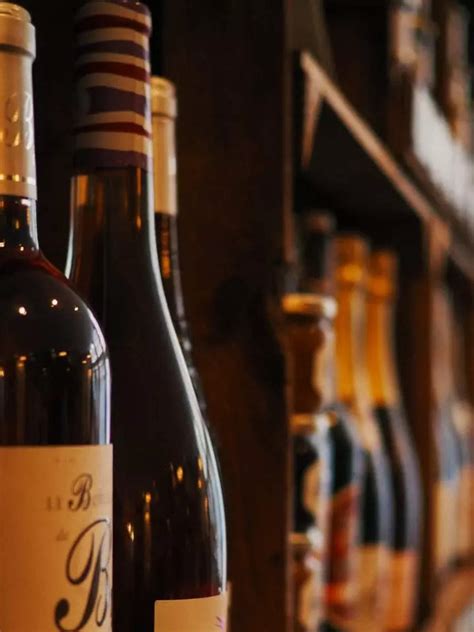 8 Amazing things you can make with discarded wine bottles | Times of India